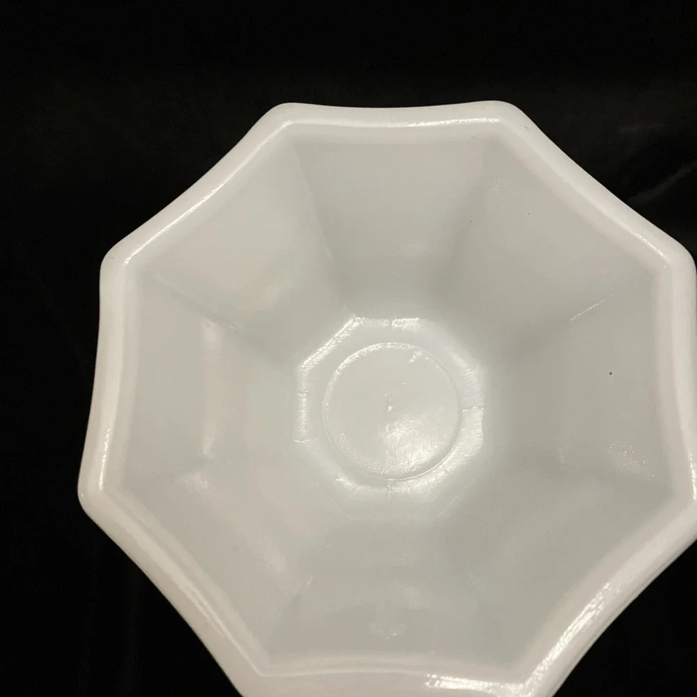 Anchor Hocking Milk Glass Candy Dish W/ Grape Clusters & Leaves 5x6